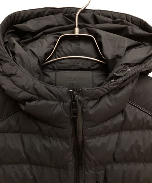 PRADA（プラダ）PRADA (プラダ) Triangle Plate Down Jacket（トライアングルプレートダウンジャケット） ブラック サイズ:48の古着・服飾アイテム