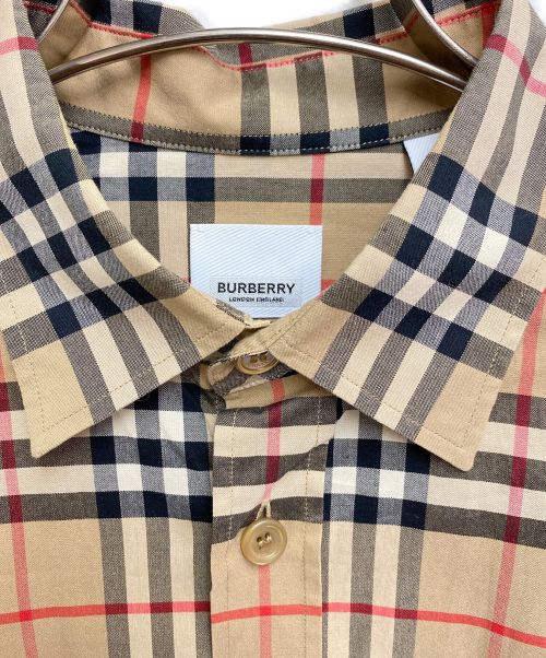 BURBERRY（バーバリー）BURBERRY (バーバリー) ロゴワッペンドレスシャツ ブラウン サイズ:Sの古着・服飾アイテム