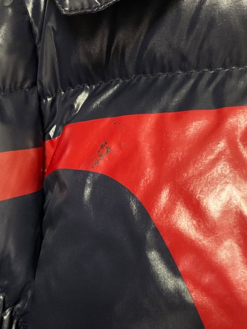 MONCLER（モンクレール）MONCLER (モンクレール) VALENTINO (ヴァレンティノ) ダウンジャケット ネイビー×レッド サイズ:52の古着・服飾アイテム