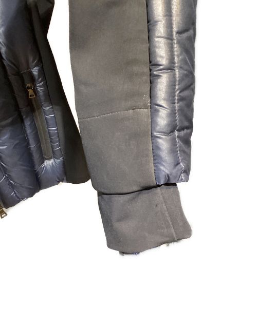 PRADA（プラダ）PRADA (プラダ) Triangle Plate Down Jacket（トライアングルトライアングルプレートダウンジャケット） ネイビー サイズ:38の古着・服飾アイテム