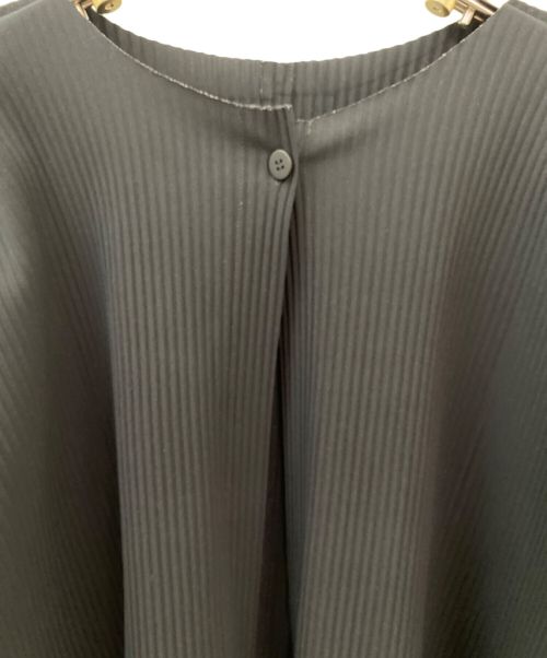 me ISSEY MIYAKE（ミーイッセイ ミヤケ）me ISSEY MIYAKE (ミーイッセイ ミヤケ) プリーツカーディガン ブラック サイズ:FREEの古着・服飾アイテム