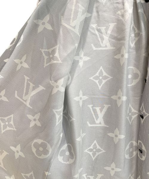 LOUIS VUITTON（ルイ ヴィトン）LOUIS VUITTON (ルイ ヴィトン) インバーテッド マヒナ モノグラム マスキュリン シャツ ライトグレー サイズ:34の古着・服飾アイテム