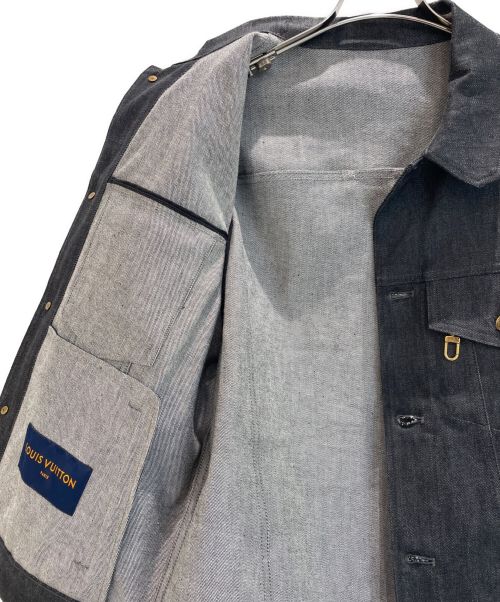 LOUIS VUITTON（ルイ ヴィトン）LOUIS VUITTON (ルイ ヴィトン) ステープルライン シャドーモノグラム ストレッチ コットンデニムジャケット ブラック サイズ:48の古着・服飾アイテム