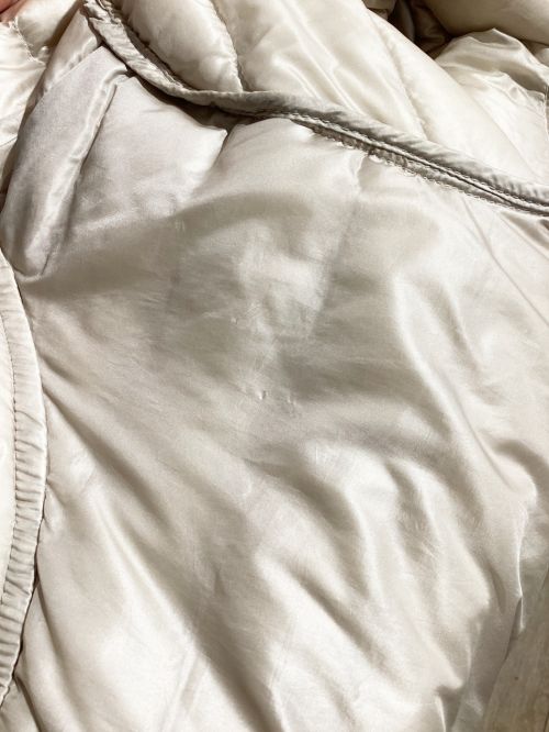 MONCLER（モンクレール）MONCLER (モンクレール) BARBEL(バレル)/ダウンコート アイボリー サイズ:1の古着・服飾アイテム