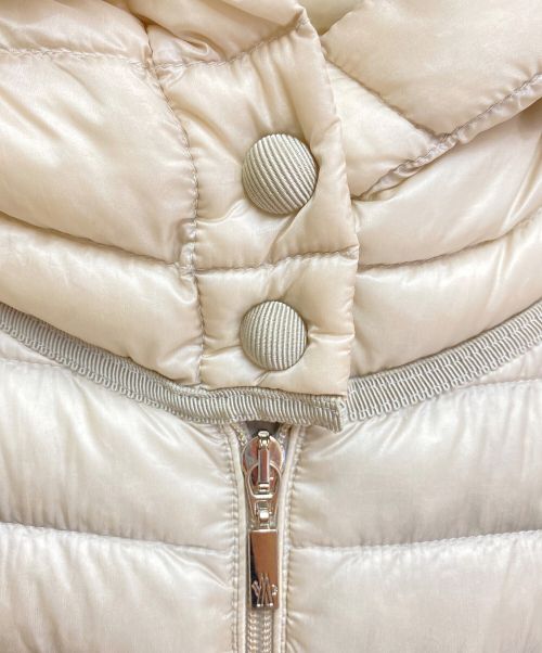 MONCLER（モンクレール）MONCLER (モンクレール) BARBEL(バレル)/ダウンコート アイボリー サイズ:1の古着・服飾アイテム