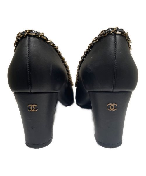 CHANEL（シャネル）CHANEL (シャネル) パテント スクエアトゥ チェーン トリム パンプス ブラック サイズ:39の古着・服飾アイテム