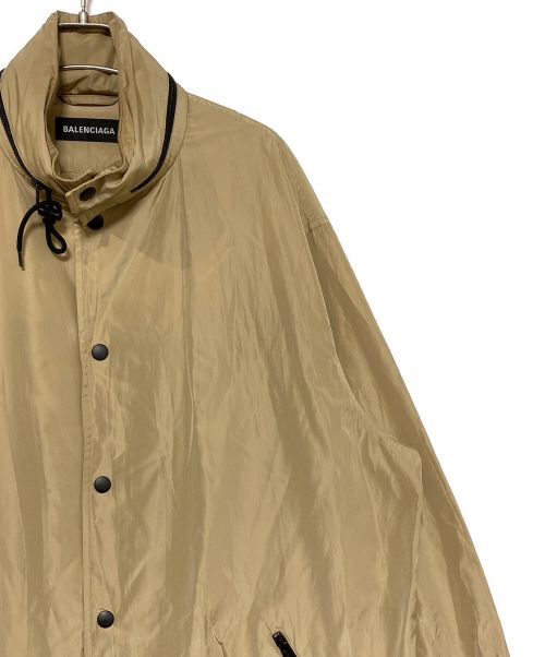 BALENCIAGA（バレンシアガ）BALENCIAGA (バレンシアガ) Logo Raincoat ベージュ サイズ:44の古着・服飾アイテム