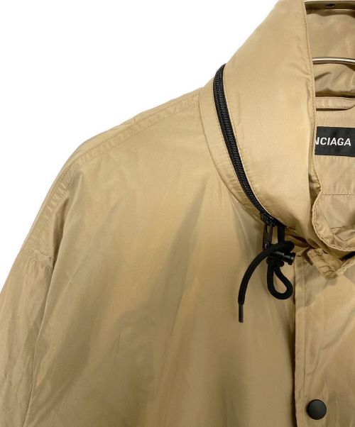 BALENCIAGA（バレンシアガ）BALENCIAGA (バレンシアガ) Logo Raincoat ベージュ サイズ:44の古着・服飾アイテム