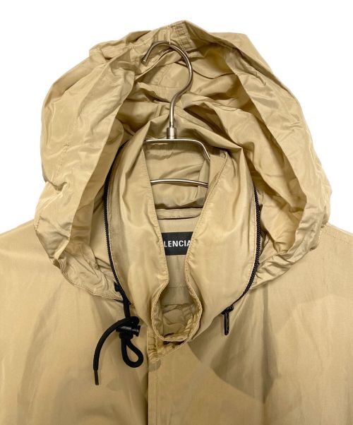 BALENCIAGA（バレンシアガ）BALENCIAGA (バレンシアガ) Logo Raincoat ベージュ サイズ:44の古着・服飾アイテム