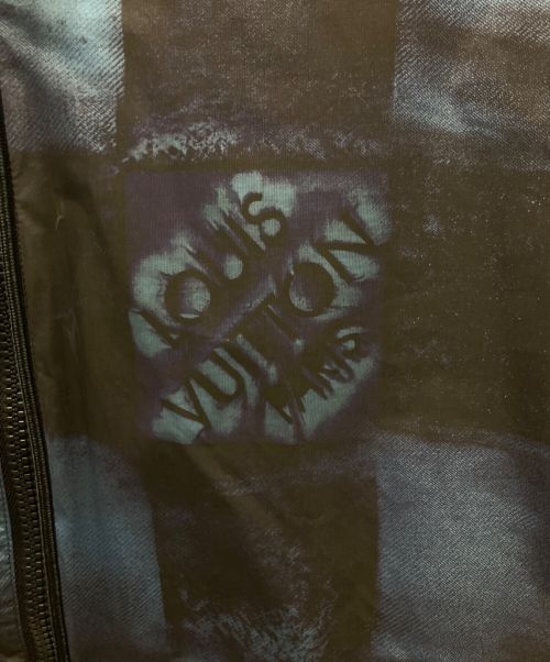 LOUIS VUITTON（ルイ ヴィトン）LOUIS VUITTON (ルイ ヴィトン) ダミエナイロンジップアップブルゾン ブラック×ブルー サイズ:Mの古着・服飾アイテム