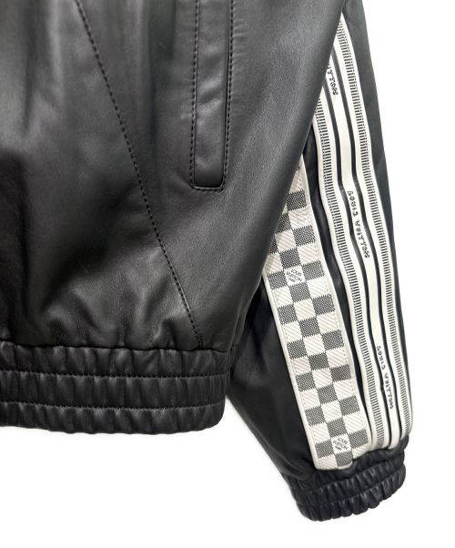 LOUIS VUITTON（ルイ ヴィトン）LOUIS VUITTON (ルイ ヴィトン) LVライン ロゴレザージャケット ブラック サイズ:Mの古着・服飾アイテム