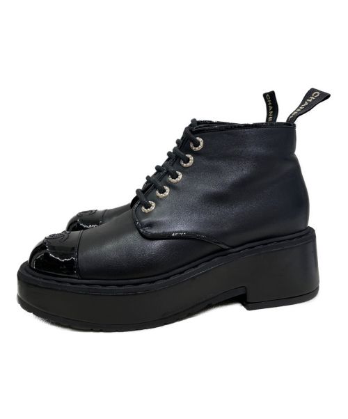 CHANEL（シャネル）CHANEL (シャネル) Coco Marc Leather Boots ブラック サイズ:37 1/2Cの古着・服飾アイテム