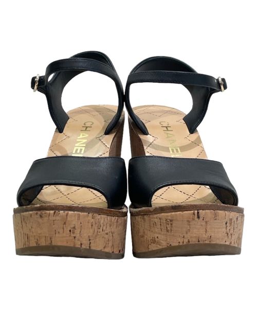 CHANEL（シャネル）CHANEL (シャネル) Coco Mark Wedge Sole Sandal ブラック サイズ:37の古着・服飾アイテム