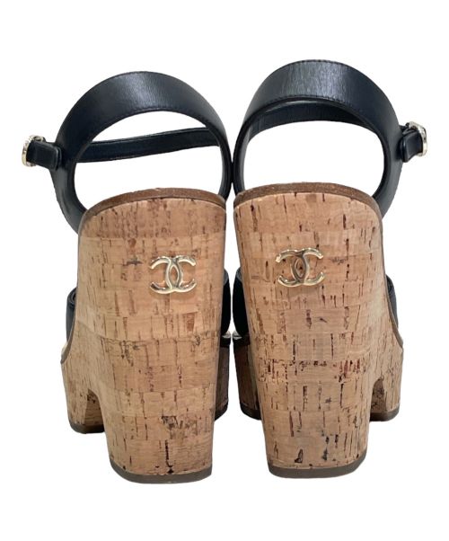 CHANEL（シャネル）CHANEL (シャネル) Coco Mark Wedge Sole Sandal ブラック サイズ:37の古着・服飾アイテム