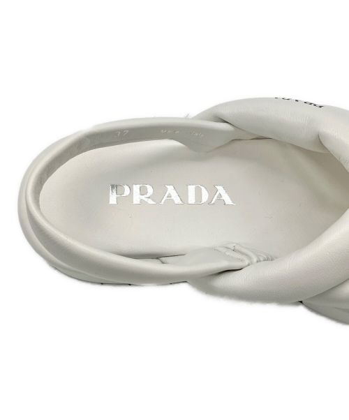 PRADA（プラダ）PRADA (プラダ) ナッパレザーフラットフォームサンダル ホワイト サイズ:37の古着・服飾アイテム