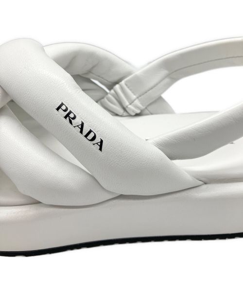 PRADA（プラダ）PRADA (プラダ) ナッパレザーフラットフォームサンダル ホワイト サイズ:37の古着・服飾アイテム
