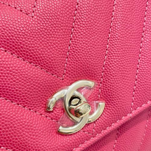 CHANEL（シャネル）CHANEL (シャネル) Vステッチチェーンショルダーバッグ ピンクの古着・服飾アイテム