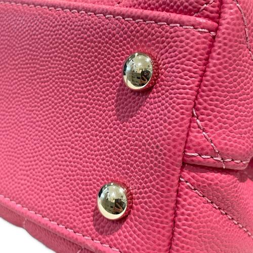 CHANEL（シャネル）CHANEL (シャネル) Vステッチチェーンショルダーバッグ ピンクの古着・服飾アイテム