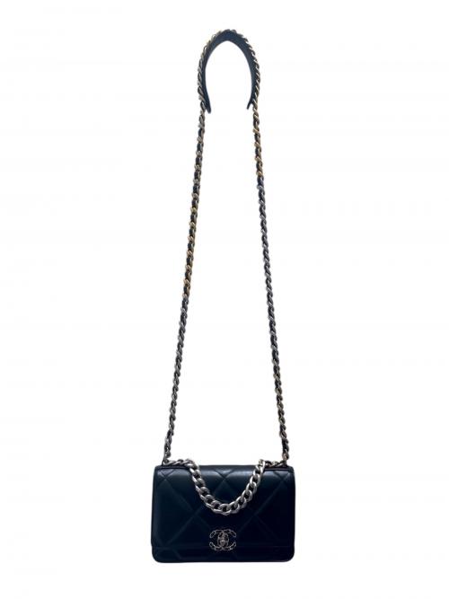 CHANEL（シャネル）CHANEL (シャネル) CHANEL19 チェーンショルダーバッグ ブラック×シルバー金具 サイズ:‐の古着・服飾アイテム