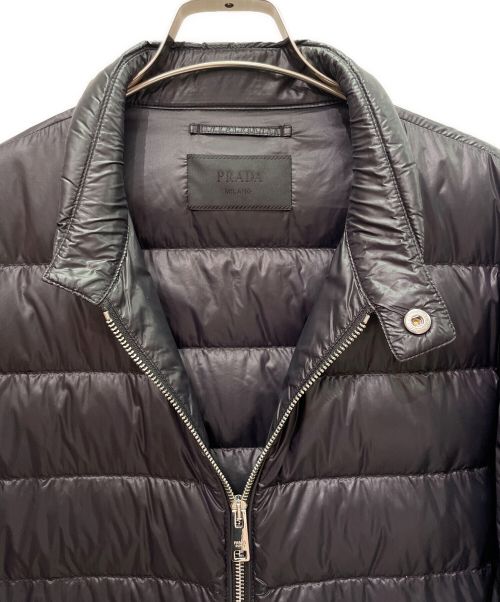 PRADA（プラダ）PRADA (プラダ) 三角プレート ダウンジャケット ブラック サイズ:48の古着・服飾アイテム