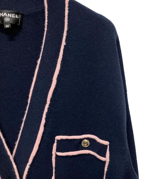 CHANEL（シャネル）CHANEL (シャネル) P70 21SS No.5 cashmere long cardigan カシミヤ ココボタン ロングカーディガン ネイビー×ピンク サイズ:38の古着・服飾アイテム
