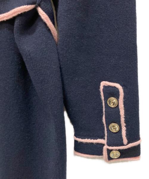 CHANEL（シャネル）CHANEL (シャネル) P70 21SS No.5 cashmere long cardigan カシミヤ ココボタン ロングカーディガン ネイビー×ピンク サイズ:38の古着・服飾アイテム