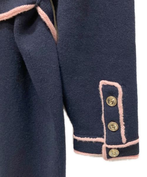 CHANEL（シャネル）CHANEL (シャネル) NO.5ベルテッドロングカーディガン ネイビー×ピンク サイズ:38の古着・服飾アイテム