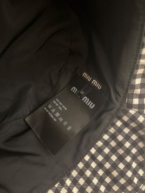 MIU MIU（ミュウミュウ）MIU MIU (ミュウミュウ) バケットハット ホワイト×ブラック サイズ:Mの古着・服飾アイテム