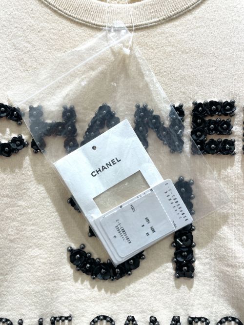 CHANEL（シャネル）CHANEL (シャネル) camellia sweatshirt ベージュ サイズ:Mの古着・服飾アイテム