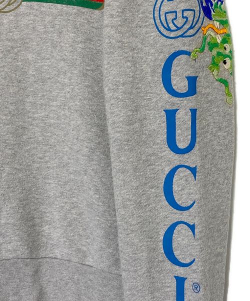 GUCCI（グッチ）GUCCI (グッチ) アームロゴドラゴンエンブロイダリーパーカー グレー サイズ:XSの古着・服飾アイテム