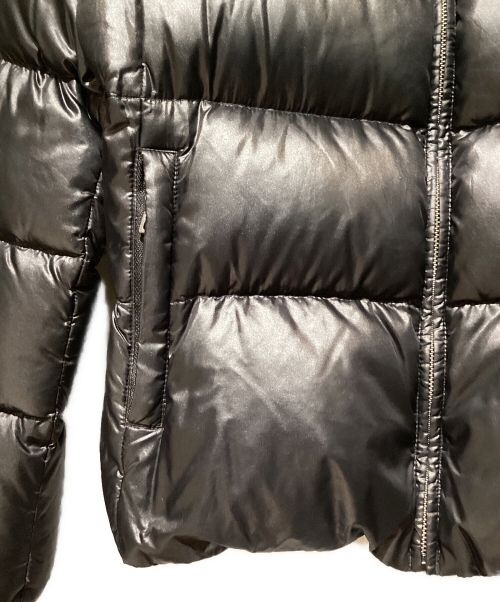 PRADA（プラダ）PRADA (プラダ) Logo Plate Down Jacket（ロゴプレートダウンジャケット） ブラック サイズ:44の古着・服飾アイテム