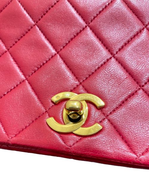 CHANEL（シャネル）CHANEL (シャネル) チェーンショルダーバッグ レッド×ゴールド サイズ:23の古着・服飾アイテム