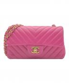 CHANELシャネル）の古着「V-Stitch Matelasse Chain Shoulder/Vステッチ シェブロン チェーンショルダーバッグ」｜ショッキングピンク