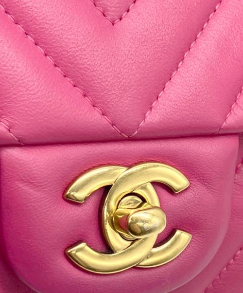 CHANEL（シャネル）CHANEL (シャネル) V-Stitch Matelasse Chain Shoulder/Vステッチ シェブロン チェーンショルダーバッグ ショッキングピンク サイズ:20//ミニ/MINIの古着・服飾アイテム