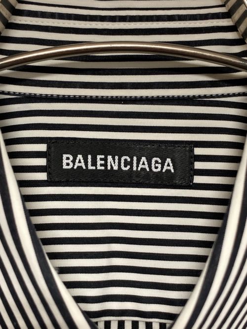 BALENCIAGA（バレンシアガ）BALENCIAGA (バレンシアガ) バックロゴ半袖シャツ ホワイト×ブラック サイズ:36の古着・服飾アイテム