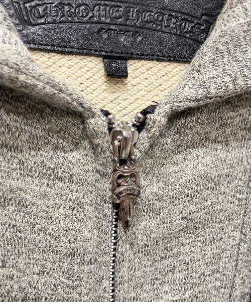 CHROME HEARTS（クロムハーツ）CHROME HEARTS (クロムハーツ) バックホースシューレザーパッチ ジップパーカー グレー サイズ:Sの古着・服飾アイテム