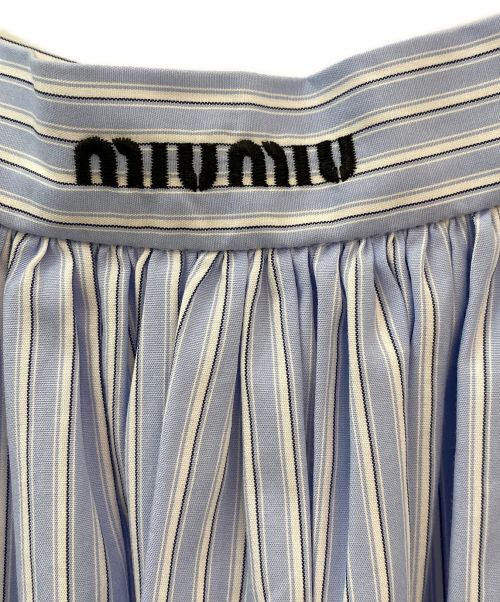 MIU MIU（ミュウミュウ）MIU MIU (ミュウミュウ) フロントボタンストライプスカート スカイブルー サイズ:40の古着・服飾アイテム