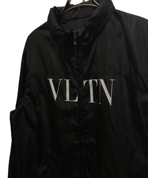 VALENTINO（ヴァレンティノ）VALENTINO (ヴァレンティノ) VLTNロゴナイロンジャケット ブラック サイズ:48の古着・服飾アイテム