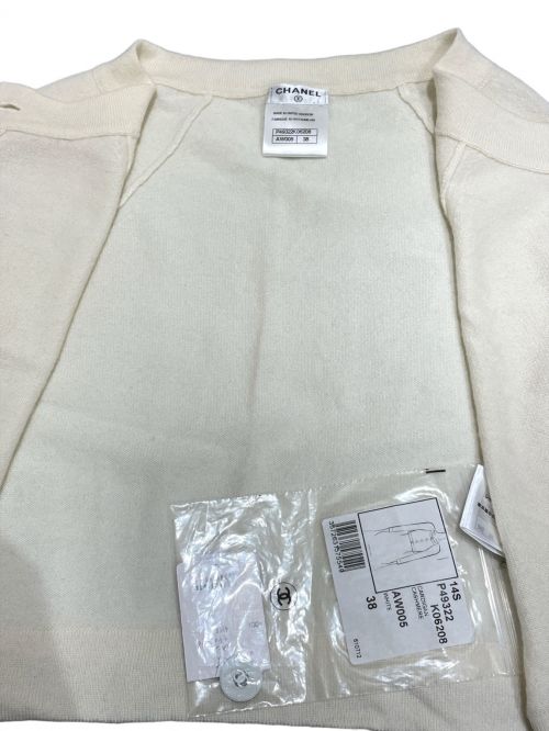 CHANEL（シャネル）CHANEL (シャネル) Coco mark button cardigan ベージュ サイズ:38の古着・服飾アイテム