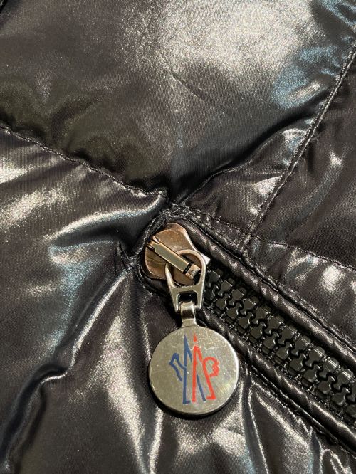 MONCLER（モンクレール）MONCLER (モンクレール) HERMIFUR/ダウンコート ブラックの古着・服飾アイテム