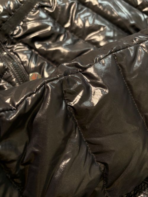 MONCLER（モンクレール）MONCLER (モンクレール) HERMIFUR/ダウンコート ブラックの古着・服飾アイテム