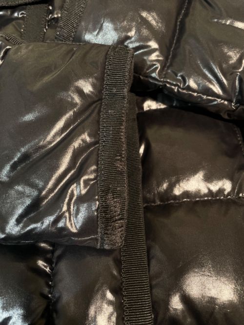 MONCLER（モンクレール）MONCLER (モンクレール) HERMIFUR/ダウンコート ブラックの古着・服飾アイテム