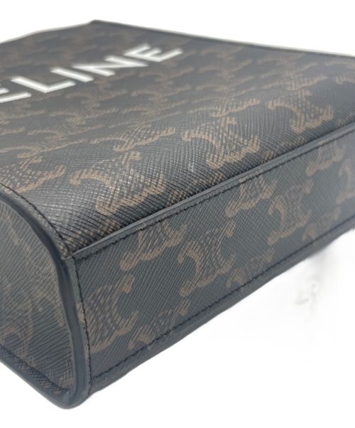 CELINE（セリーヌ）CELINE (セリーヌ) ミニ バーティカル トリオンフ キャンバス CELINE カバ ブラウン サイズ:mini/ミニの古着・服飾アイテム