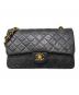 CHANEL（シャネル）の古着「マトラッセ 25 Wフラップチェーンショルダーバッグ/ラムスキン」｜ブラック