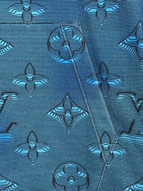 LOUIS VUITTON（ルイ ヴィトン）LOUIS VUITTON (ルイ ヴィトン) 3Dモノグラムパーカー ブルー サイズ:XSの古着・服飾アイテム
