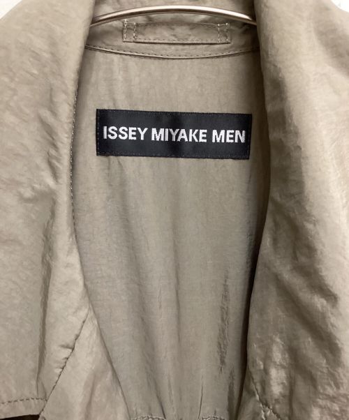 ISSEY MIYAKE MEN（イッセイミヤケメン）ISSEY MIYAKE MEN (イッセイミヤケメン) Nylon Trench Coat （ナイロントレンチコート） オリーブ サイズ:3の古着・服飾アイテム