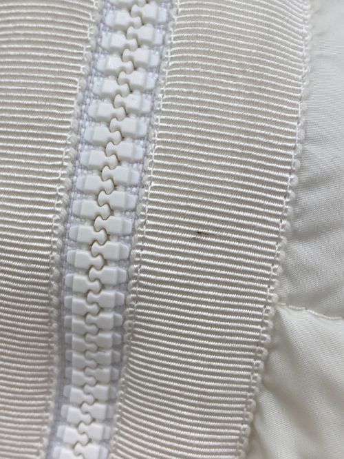 MONCLER（モンクレール）MONCLER (モンクレール) MAGLIONE TRICOT CARDIGAN ダウンジャケット アイボリー サイズ:XSの古着・服飾アイテム