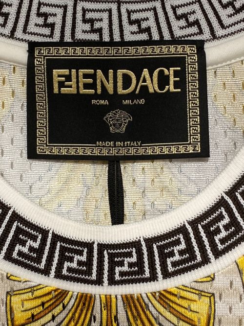 FENDI（フェンディ）FENDI (フェンディ) VERSACE (ヴェルサーチ) 総柄カットソー ベージュ サイズ:XSの古着・服飾アイテム