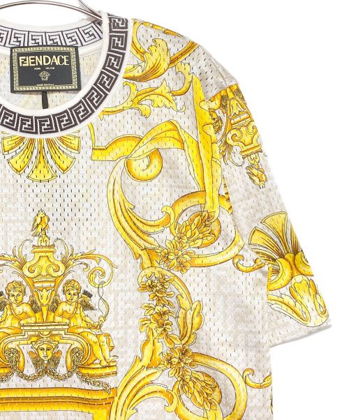 FENDI（フェンディ）FENDI (フェンディ) VERSACE (ヴェルサーチ) 総柄カットソー ベージュ サイズ:XSの古着・服飾アイテム