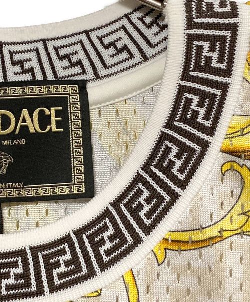 FENDI（フェンディ）FENDI (フェンディ) VERSACE (ヴェルサーチ) 総柄カットソー ベージュ サイズ:XSの古着・服飾アイテム